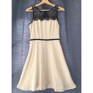 Polka dot a-line dress with lace